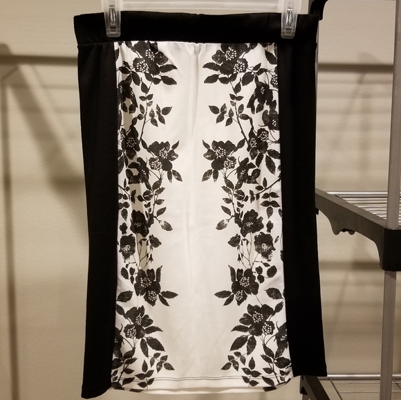 Black & White Floral Skirt (Size: L) - Picture 1 of 9